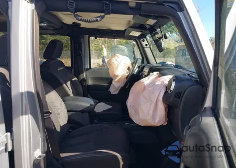 2015 Jeep Wrangler Unlimited Sahara z USA, uszkodzony, nr VIN 1C4BJWEG6FL544055